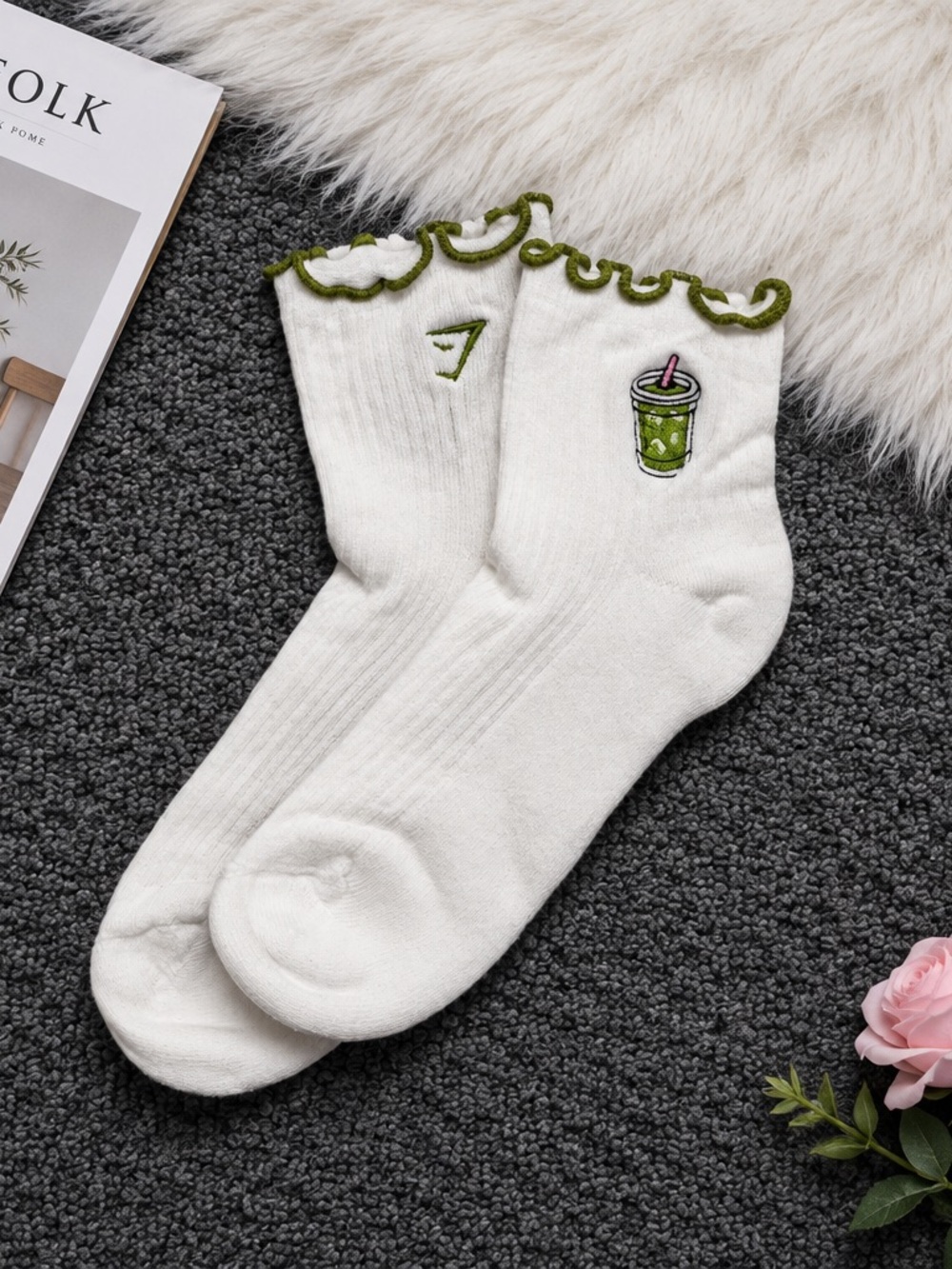 NWOT Gymshark Women’s Hydration Graphic White Midi Frill Socks - Size Medium